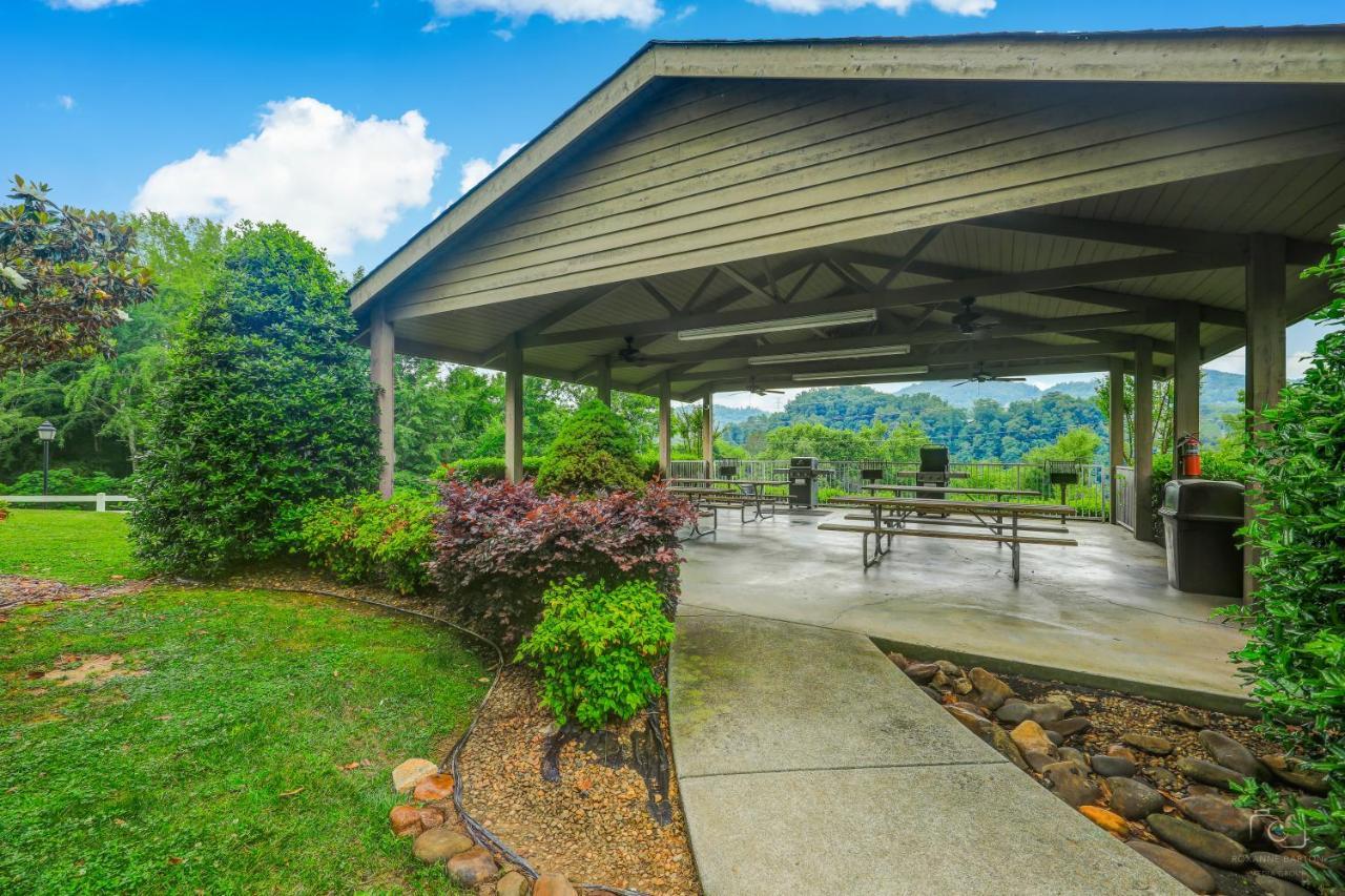 A Peaceful Retreat Whispering Pines 622 Apartment Pigeon Forge Exterior photo